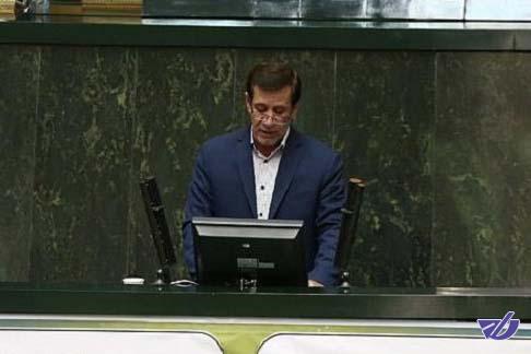 امینی: نظاره‌گر بودن شرایط کشور توسط تیم اقتصادی دولت سوال‌برانگیز است