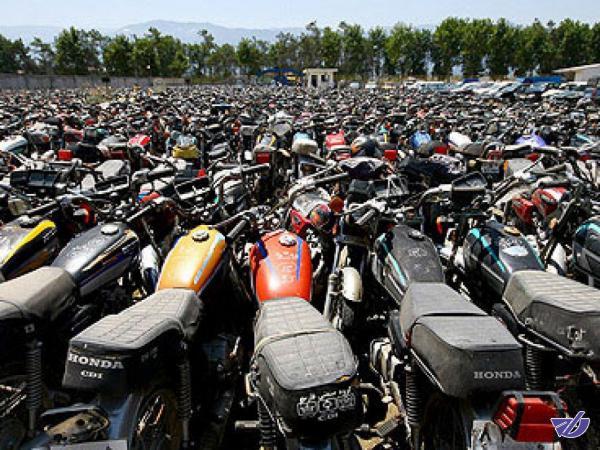 موتورسیکلت های فرسوده در خیابان جولان می دهند!