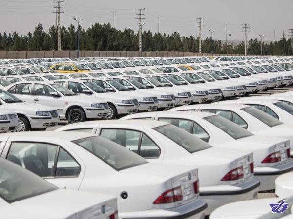 بی‌ثباتی نرخ ارز در کنار تحریم‌ها و دلالان عامل افزایش قیمت خودرو