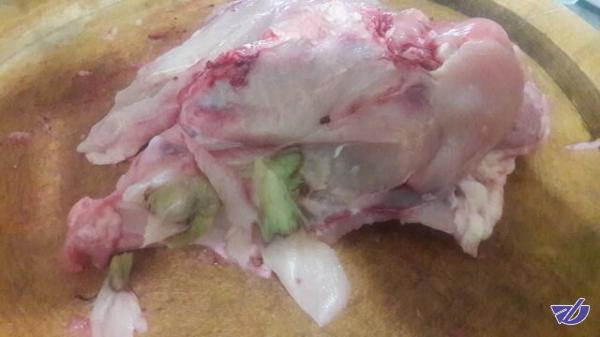 وجود خون‌مردگی و لکه‌های سبزرنگ روی گوشت مرغ / دامپزشکی قول پیگیری داد