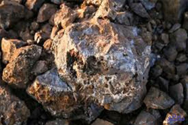 عرضه ۴۰۰ هزار تن سنگ آهن کلوخه و دانه‌بندی