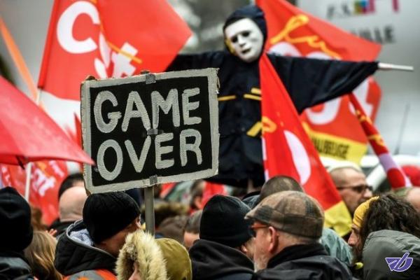 دردسر اعتصابات کارگری فرانسه برای دولت مکرون