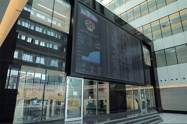 امروز چه نمادهای معاملاتی بازگشایی و متوقف شدند؟