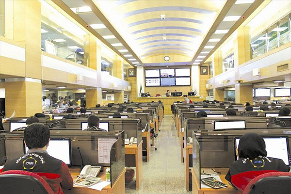 عرضه ۲۳۰ هزار تن شمش، تختال و ورق فولاد در بورس کالا