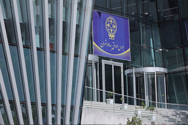 رنگ سبز بر قامت شاخص کل در آخرین روز هفته